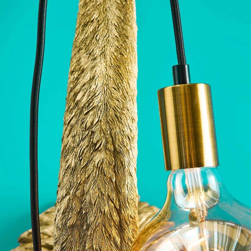 Applique murale flamant doré de luxe. Luminaire sculptural haut de gamme pour salon, entrée  26,5 x 24,5 x 71,5 cm boutique design. Éclairage décoratif premium et raffiné.