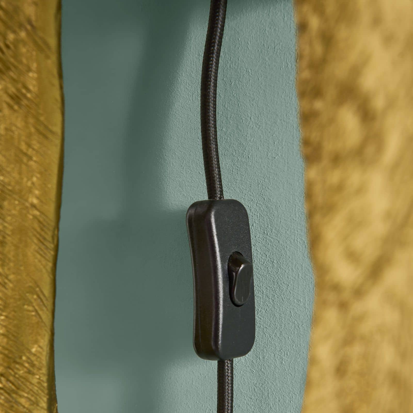 Lampadaire sculptural Girafe Dorée – Design artistique de luxe (198 cm)